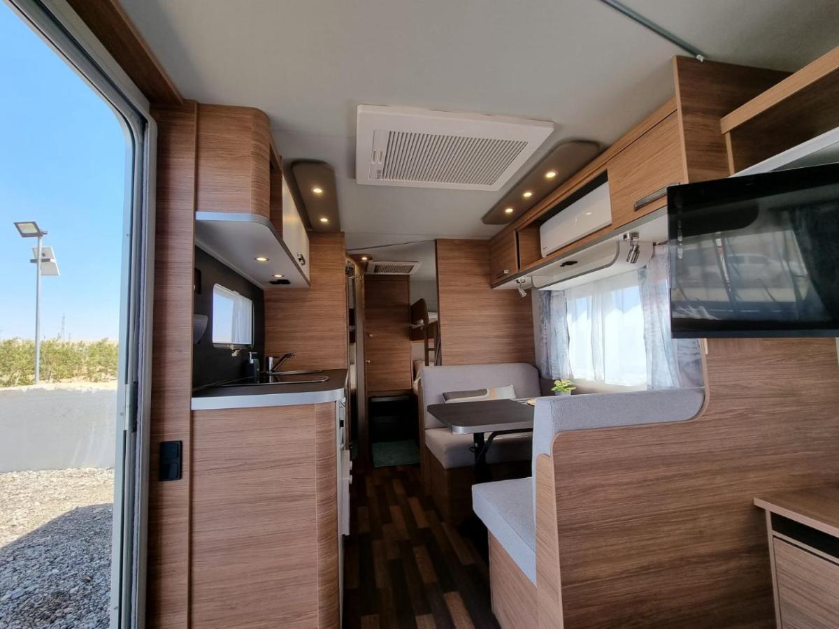 Glamping Caravans At The Farm - גלמפינג קרוואנים בחווה Mitzpe Ramon Exterior foto
